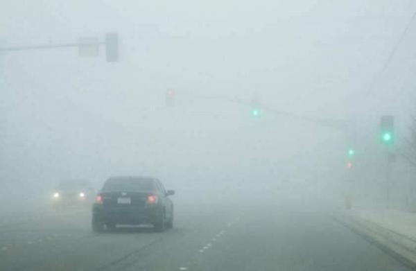 Ceaţă densă în mai multe judeţe, în următoarele ore