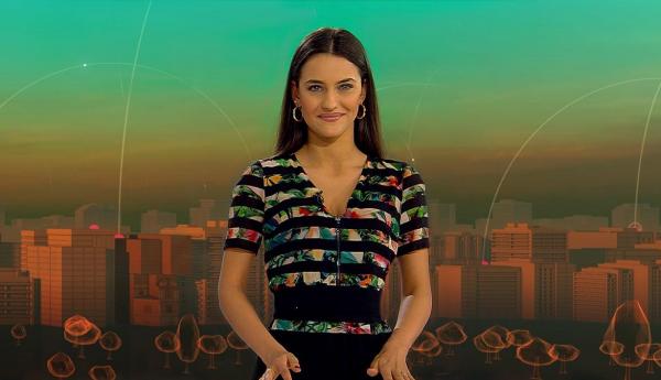 Prezentatoarea Horoscopului, Rosse, în platoul Observator