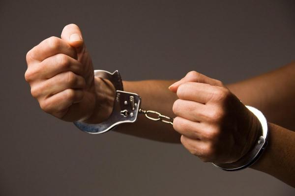 Procurorii şi poliţiştii au efectuat 102 percheziţii în acest caz