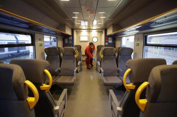 Românca a fost preluată de o ambulanță și transportată acasă