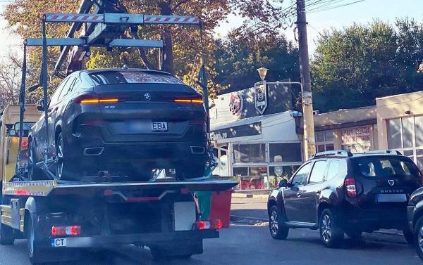 Elena Băsescu a rămas fără mașină după ce a parcat neregulamentar