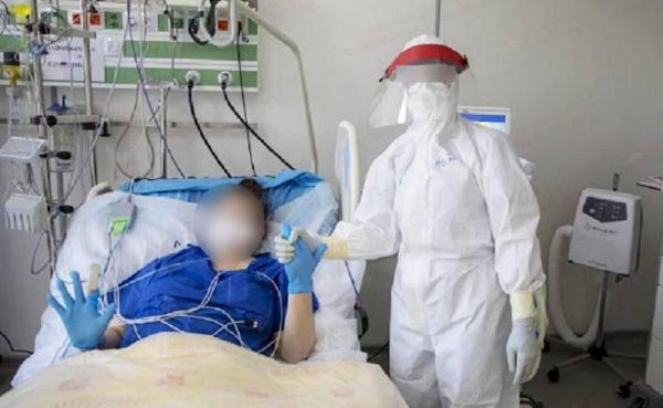 O asistentă infectată cu noul coronavirus a murit în Satu Mare