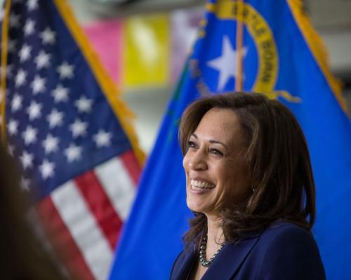 Kamala Harris devine prima femeie de culoare în funcția vicepreședinte în SUA