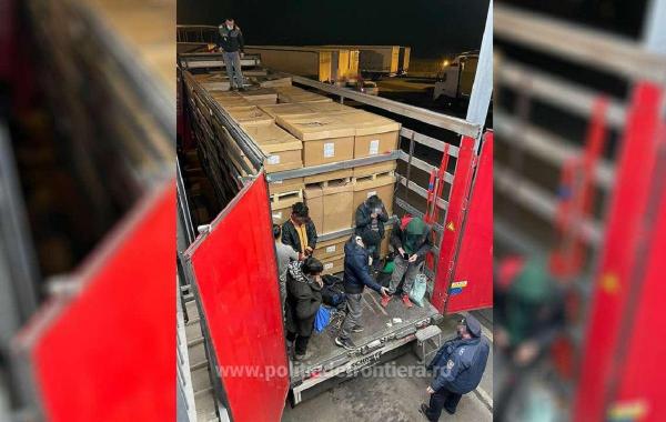 Un român este cercetat în acest caz pentru trafic de migranţi