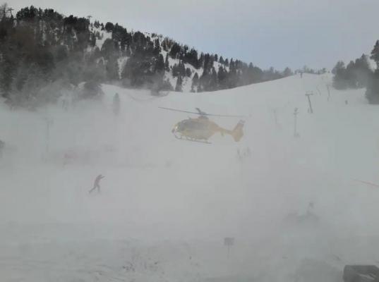 Cerere în căsătorie încheiată dezastruos pe munte, după ce ambii amorezi au căzut în gol de pe o stâncă, în Austria