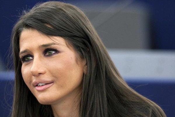 Elena Băsescu s-a prezentat la o secţie de votare din Constanţa.