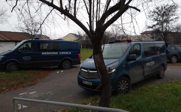 Un bătrân a murit cu ştampila în mână, într-o cabină de vot din Bucureşti