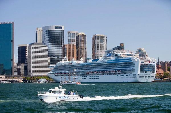 Românii evacuaţi de pe Diamond Princess vor mai sta două săptămâni în carantină la Bucureşti