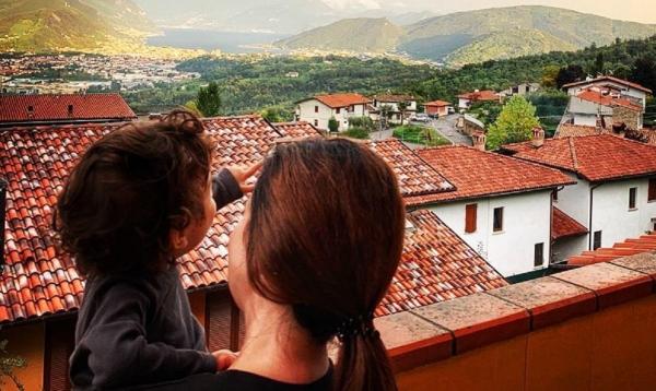 Adela Mohanu, alături de fiul ei