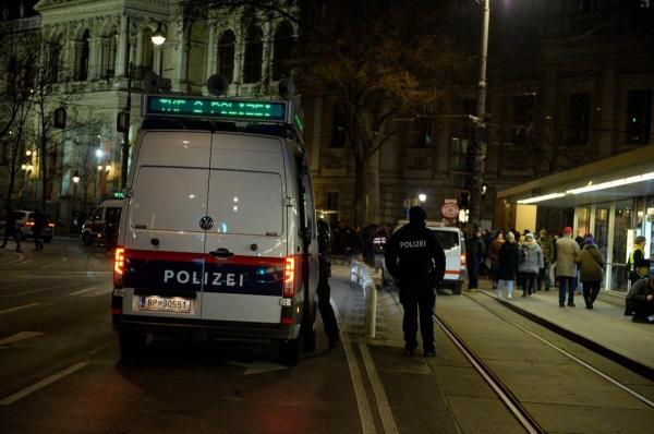 O maşină a Poliţiei austriece