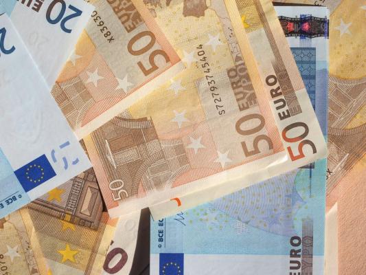 Curs euro-dolar