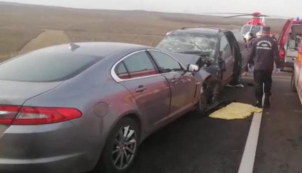 Şapte persoane se aflau în cele două maşini implicate în accident