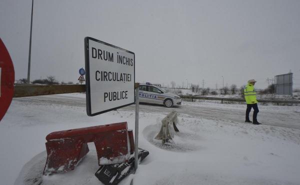 Se închid toate drumurile în Brăila, vremea face prăpăd