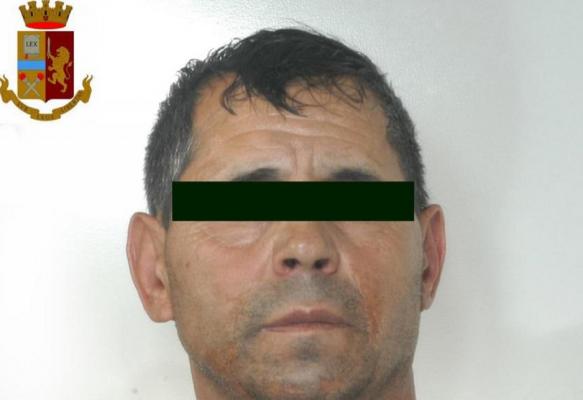 Românul care şi-a înjunghiat soţia, acuzat de tentativă de omor