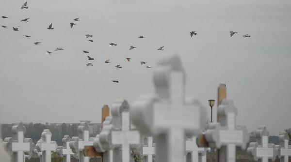 Cimitirile au fost închise în Ploiești