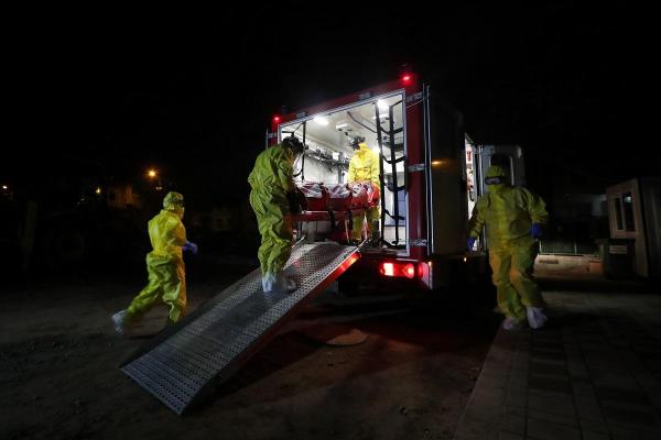 Numărul îmbolnăvirilor cu coronavirus crește în România