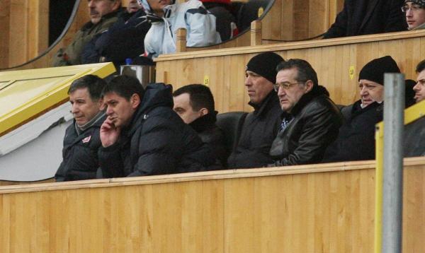 Gigi Becali și Marius Lăcătuș, în tribune