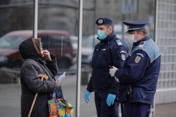 Primarul comunei vrâncene Broşteni spune că la magazinele săteşti se vând declarații pe propria răspundere