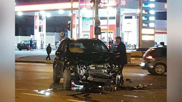 Mihai Chirică lângă mașină după accident