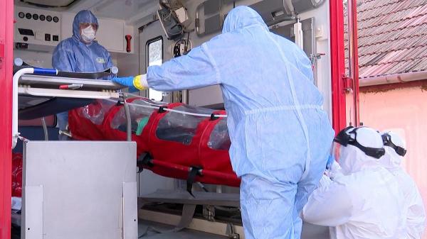 Încă 10 pacienți cu coronavirus au murit, în România, ridicând bilanțul deceselor la 372