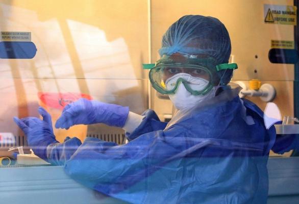 Încă 4 pacienți cu coronavirus au murit, în România, ridicând bilanțul deceselor la 579