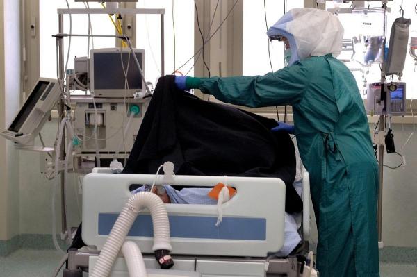 Alți 11 pacienți cu coronavirus au murit în România. Un tânăr de 37 de ani s-a stins în Brașov