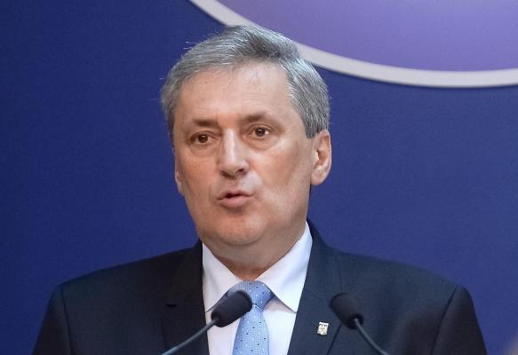 Liber la "iarbă verde" în afara localității, după 15 mai, dar cu protecție, anunță ministrul Vela (Video)