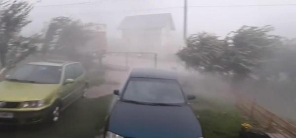 Ploi torențiale și grindină în România