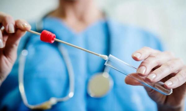 Românca și bebelușul sunt în stare bună, dar vor rămâne izolați