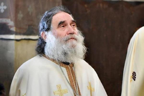 Părintele Arhimandrit Laurențiu Popa, starețul Mănăstirii Stânișoara, a murit din cauza COVID-19