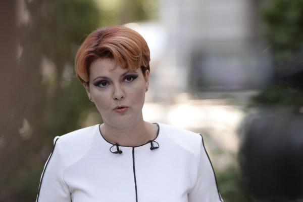 Olguţa Vasilescu ţine discursul de lansare a candidaturii la Primăria Craiovei