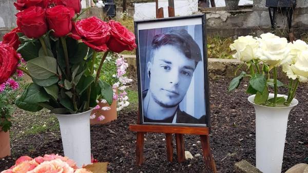 Fotografia de pe mormânt a lui Alexandru Hogea