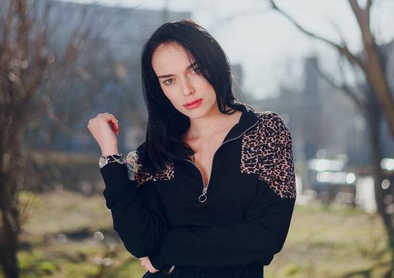 Tânăra a renunțat la premiu în semn de protest