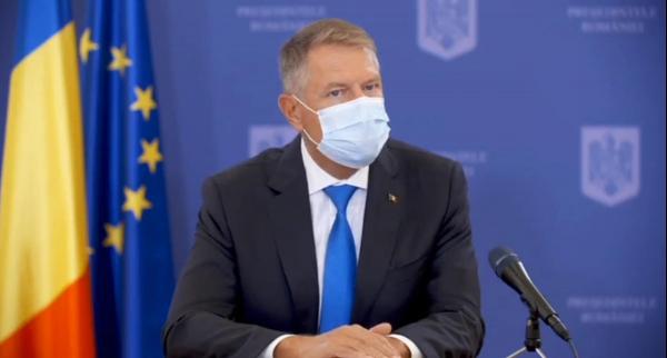 Klaus Iohannis a avertizat că sistemul sanitar "nu își poate permite" o dublă epidemie, de gripă și Covid-19