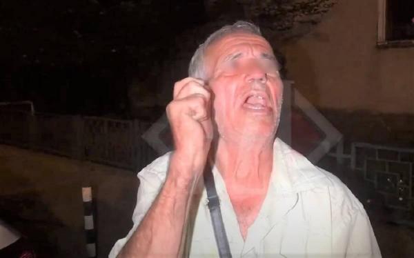 Bărbatul a lovit o maşină parcată, în timp ce conducea beat