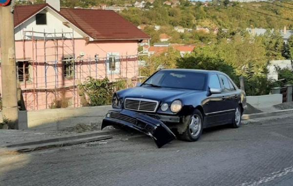 mașină marca Mercedes