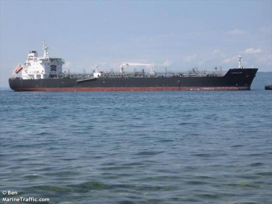 Tanc petrolier, în largul Oceanului Atlantic