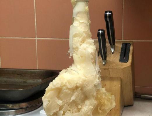 A pus o bere în congelator şi a uitat de ea. A avut o surpriză uriaşă când a deschis frigiderul