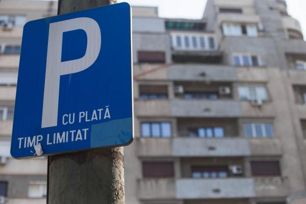 Taxă pentru şoferii care vor să intre cu maşina în anumite parcări publice din sectorul 4