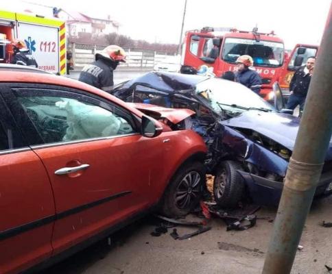 Accident grav în București. Un copil de 13 ani a murit în brațele medicilor, altul a fost transportat la spital