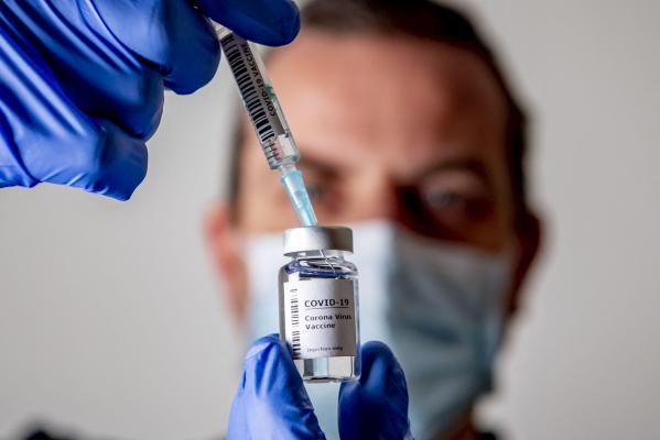 Bilanț vaccinare anti-Covid-19 în România, 29 ianuarie: 37.000 persoane vaccinate, 117 reacţii adverse