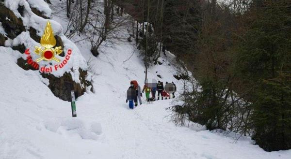 Un cuplu a murit în Italia căzând de pe o stâncă, în fața fiicei lor de 5 ani
