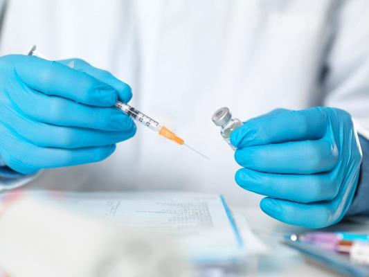 Toţi angajaţii din învăţământ ar putea fi vaccinaţi cu prioritate, anunţă Comitetul naţional pentru vaccinarea împotriva Covid-19