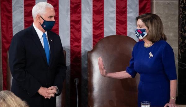 Mike Pence și Nancy Pelosi