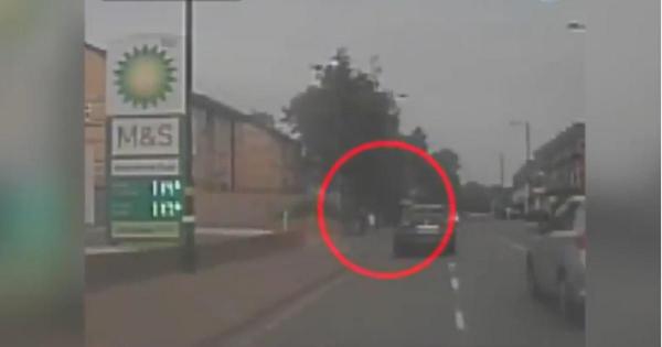 Tânăra avusese o relaţie cu un bărbat de 19 ani