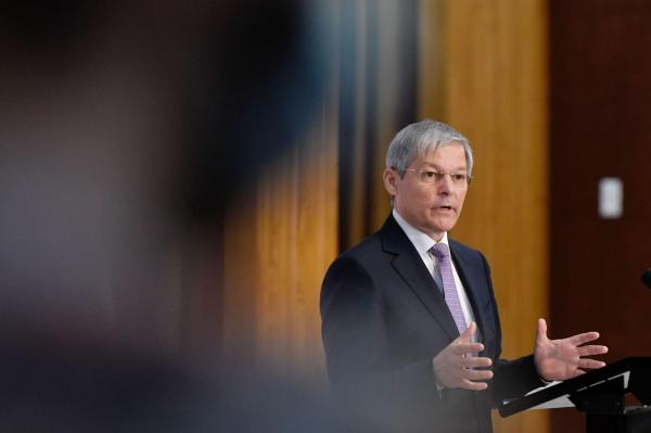 Dacian Cioloş speră să obţină susţinerea parlamentului pentru un guvern monocrom USR