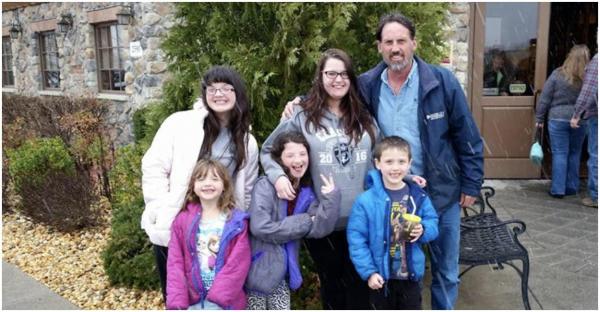 Cei patru copii au rămas în grija unei mătuşi