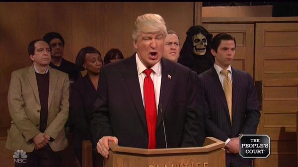 "Răzbunarea" familiei Trump, după ce Alec Baldwin l-a parodiat pe fostul preşedinte. Donald Trump jr vinde tricouri cu mesajul: "Armele nu ucid oameni, Alec Baldwin ucide oameni"