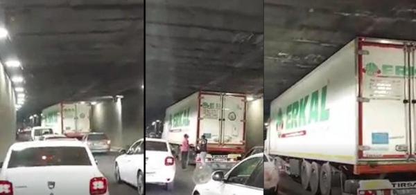 Un TIR a rămas blocat în pasajul Unirii, din Bucureşti. Şoferul turc nu are nicio vină: motivul pentru care autocamionul "a agăţat" tavanul