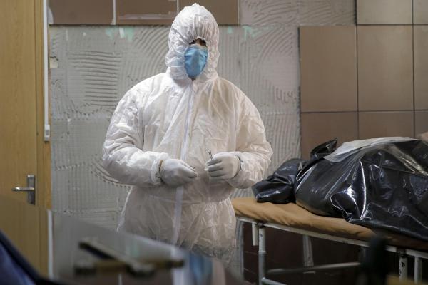 Drama unui tată, care şi-a văzut fiica murind de Covid acasă, după ce s-a spus că a refuzat internarea. "I-am spus că tot ce ma interesează e să-mi salvez copilul"